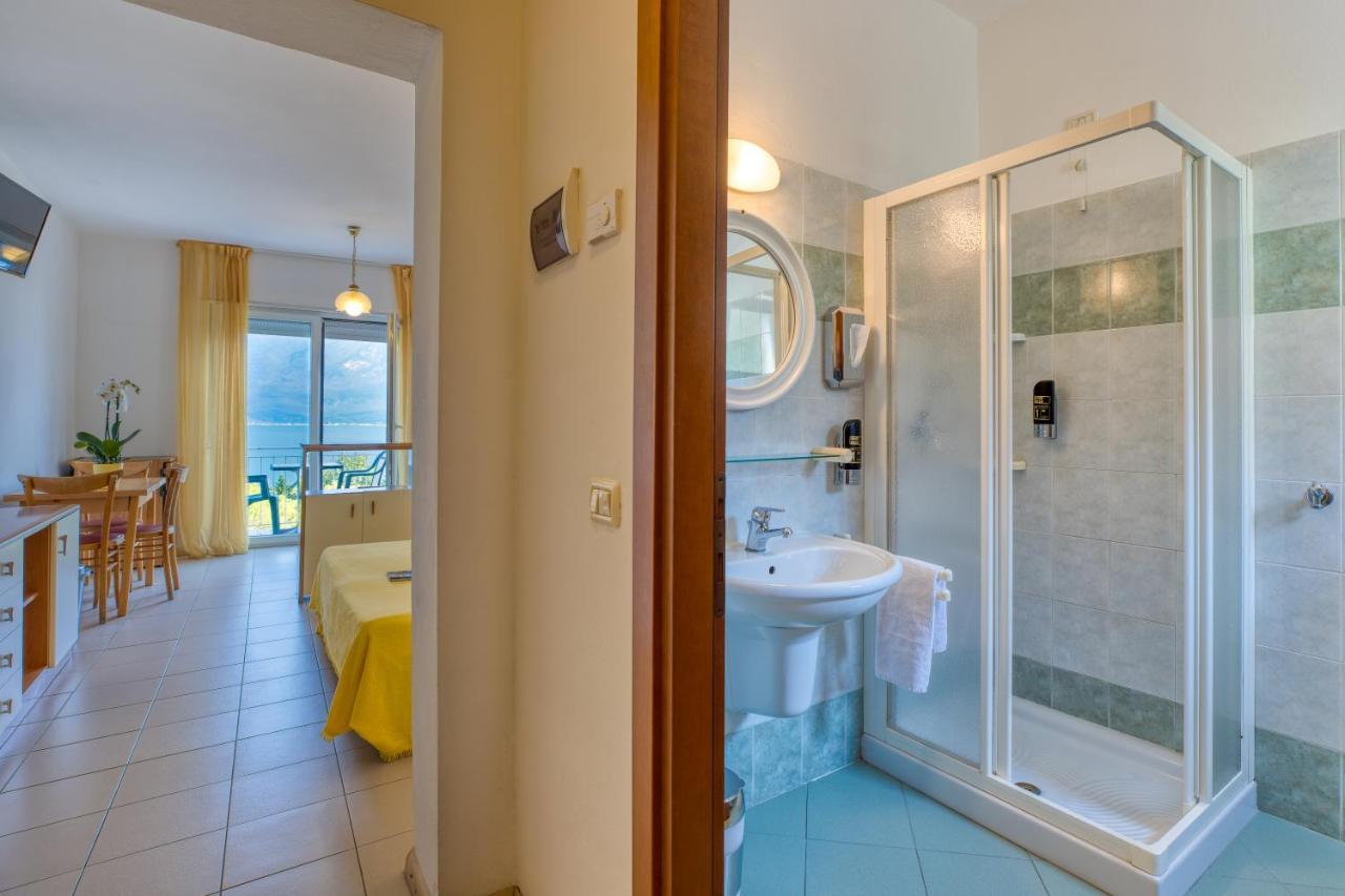 Hotel Casa Piantoni Limone sul Garda Luaran gambar