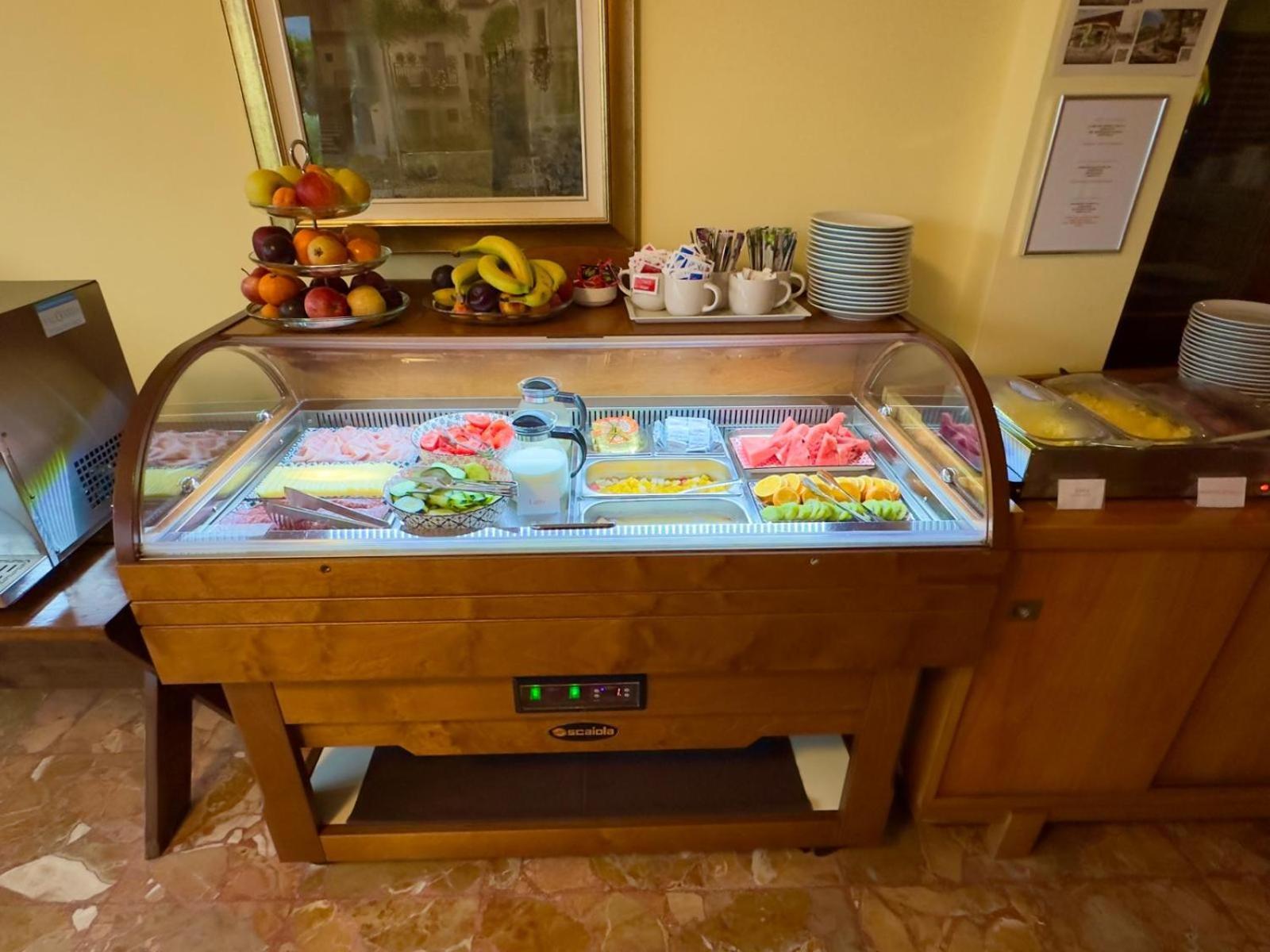 Hotel Casa Piantoni Limone sul Garda Luaran gambar