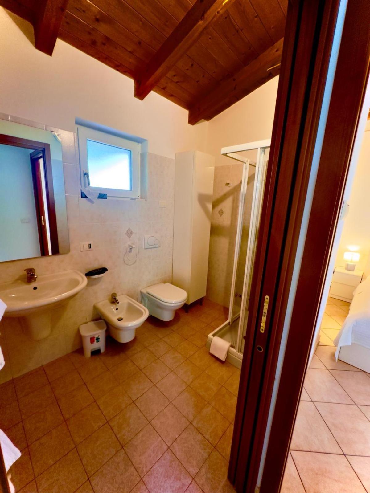 Hotel Casa Piantoni Limone sul Garda Luaran gambar