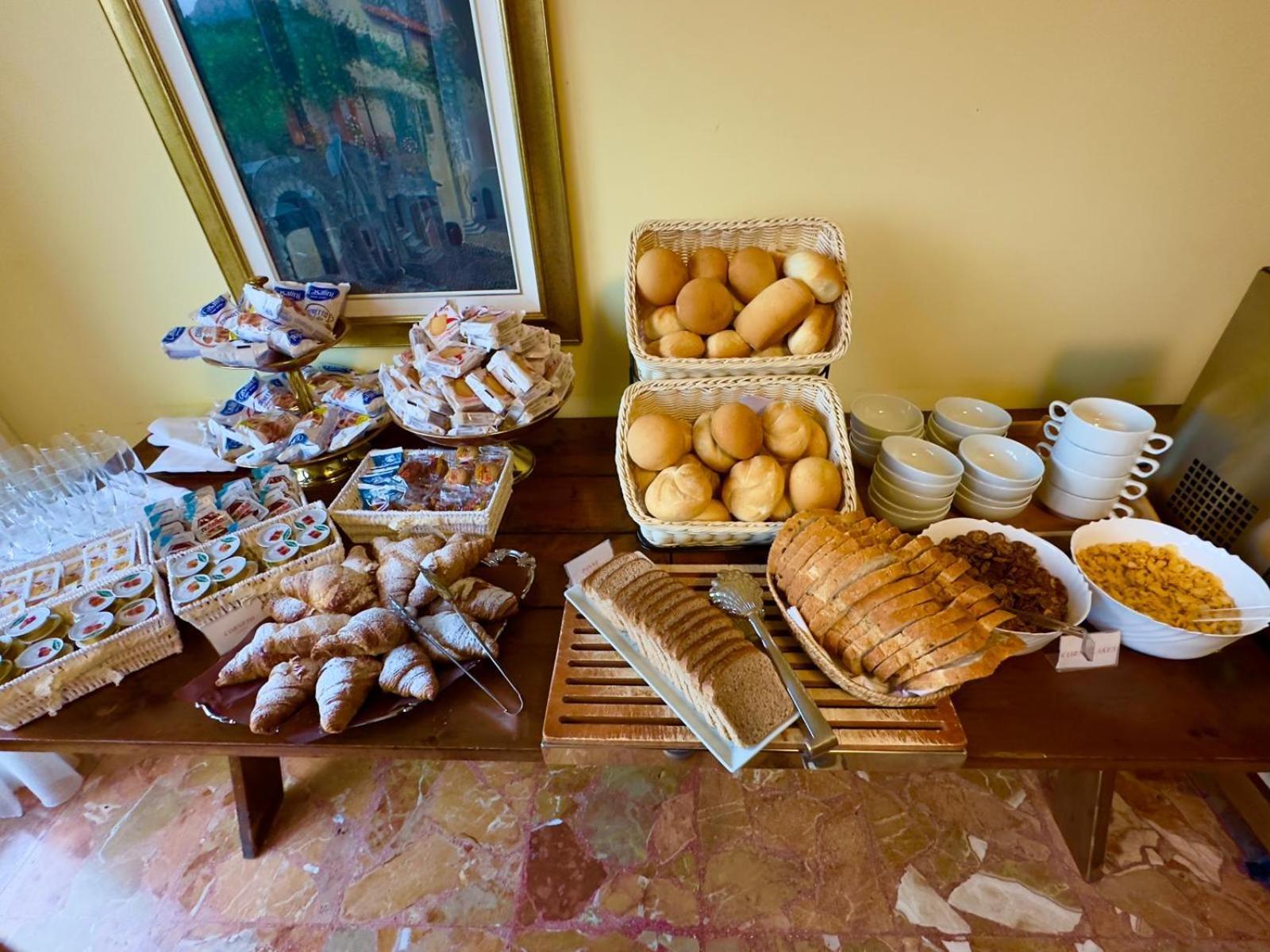Hotel Casa Piantoni Limone sul Garda Luaran gambar